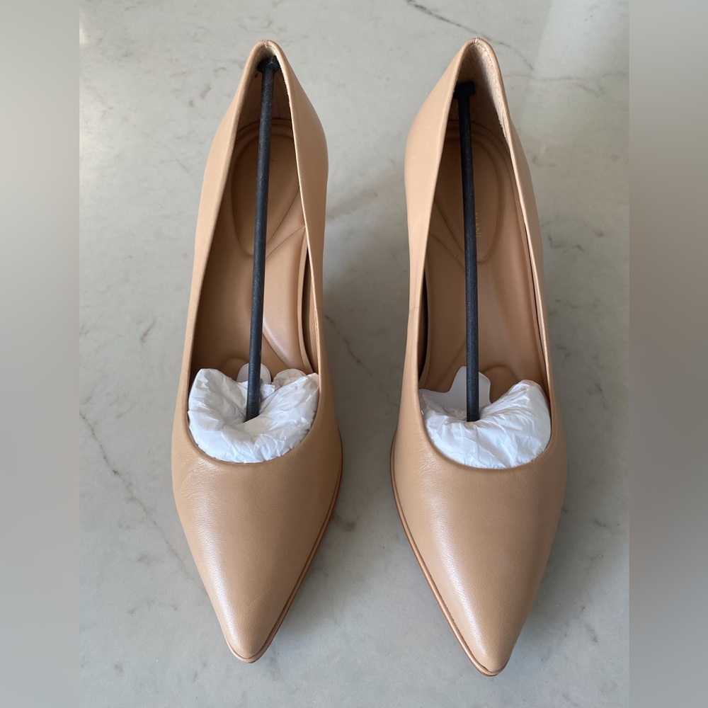 Antonio Melani mid heel pump